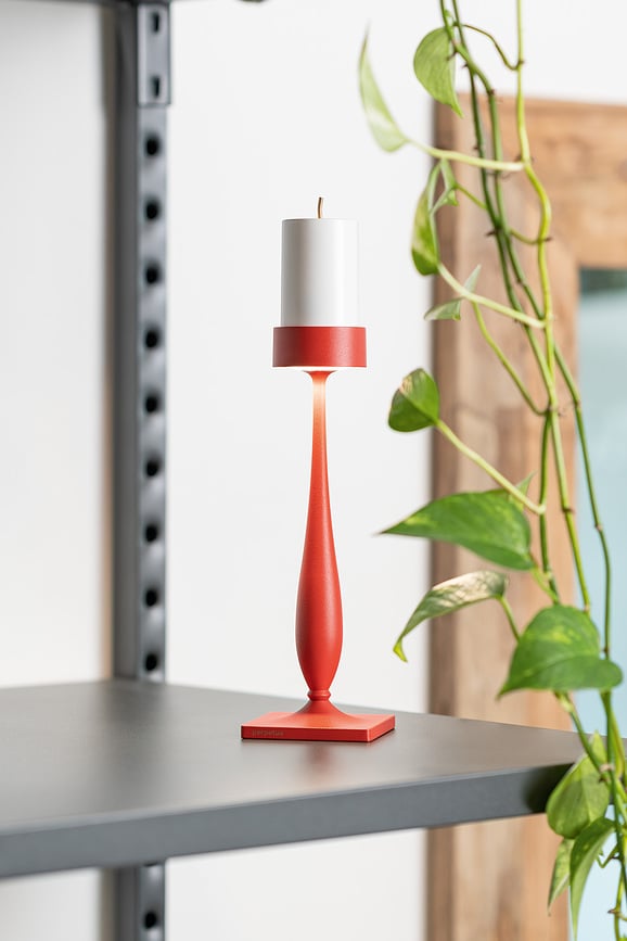 Lámpara de mesa inalámbrica Perpetua 35,6 cm dorada con base ancha