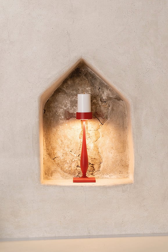 Lámpara de mesa inalámbrica Perpetua 35,6 cm dorada con base ancha