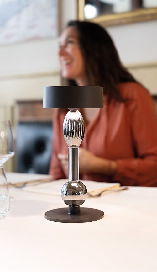 Lámpara de Mesa inalámbrica Royal Family, Wi-Fi, titanio