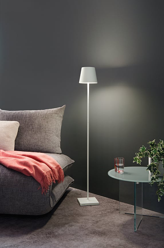 Lámpara de Pie Poldina, gris oscuro, con altura regulable