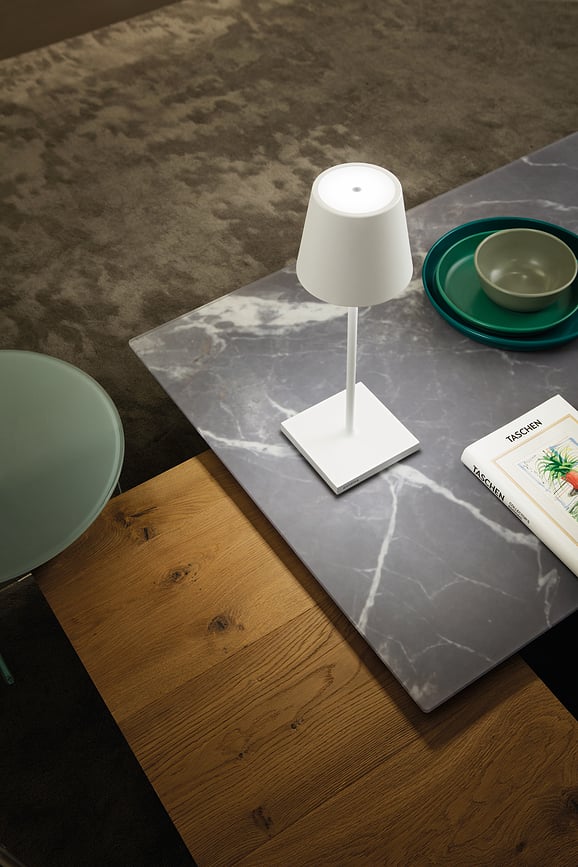 Lámpara de Pie Poldina, gris oscuro, con altura regulable