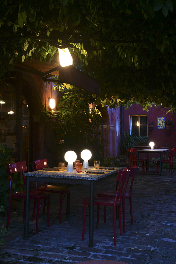 Lámpara inalámbrica Olimpia, 26 cm, cobre metálico