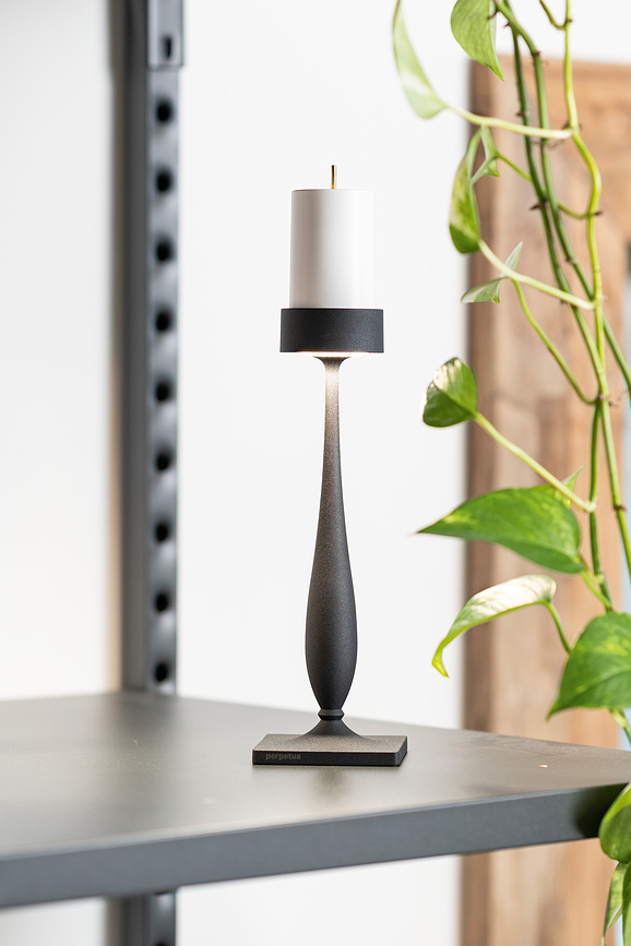 Lampe de table sans fil Perpetua 35,6 cm dorée avec large base