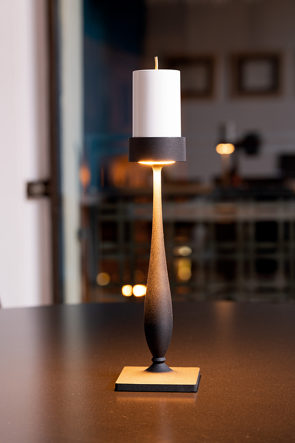Lampe de table sans fil Perpetua 35,6 cm dorée avec large base