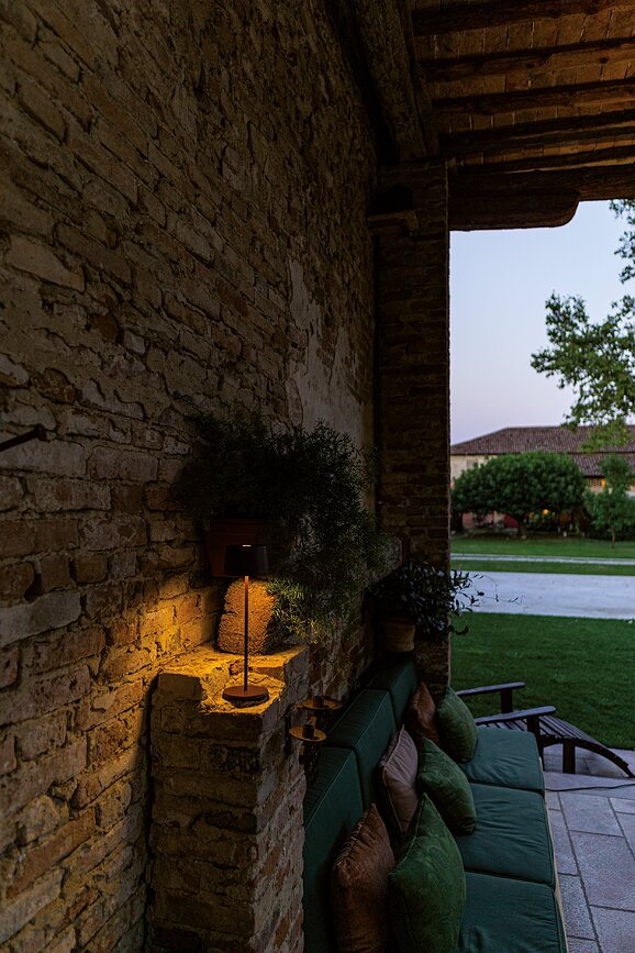 Olivia Lampa bežična 35 cm bijela