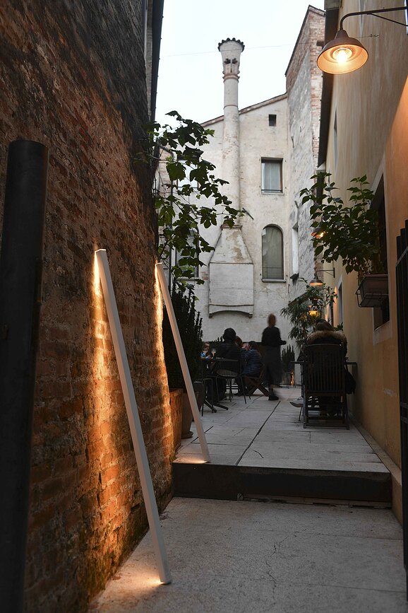 Pencil Modularna Svetilka, 146 cm, temno siva