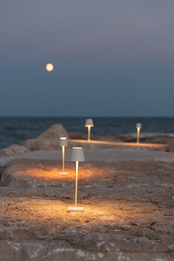 Poldina Micro Stolna Lampa 27,5 cm tamnosiva