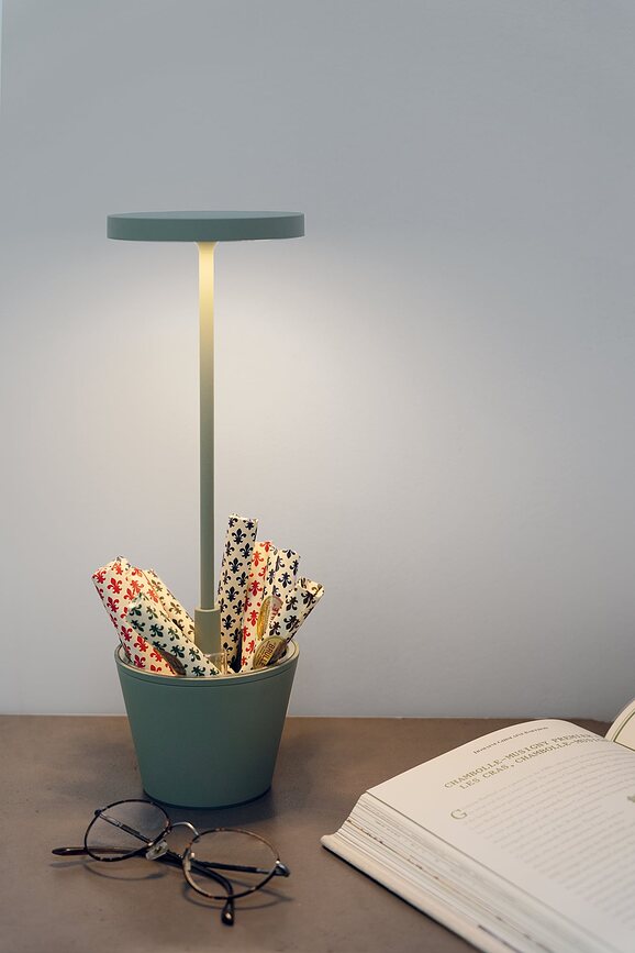 Poldina Reverso Stolna Lampa s posudom smeđa