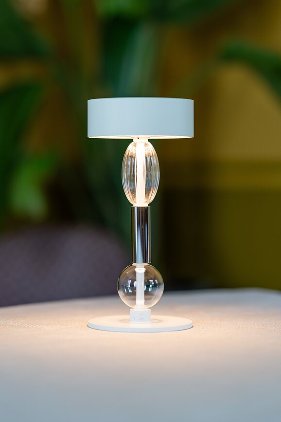 Royal Family Lampe De Table sans fil, Wi-Fi, titane