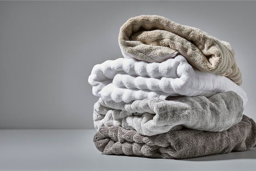 Inu Ručnik 50 x 100 cm svijetlosivi