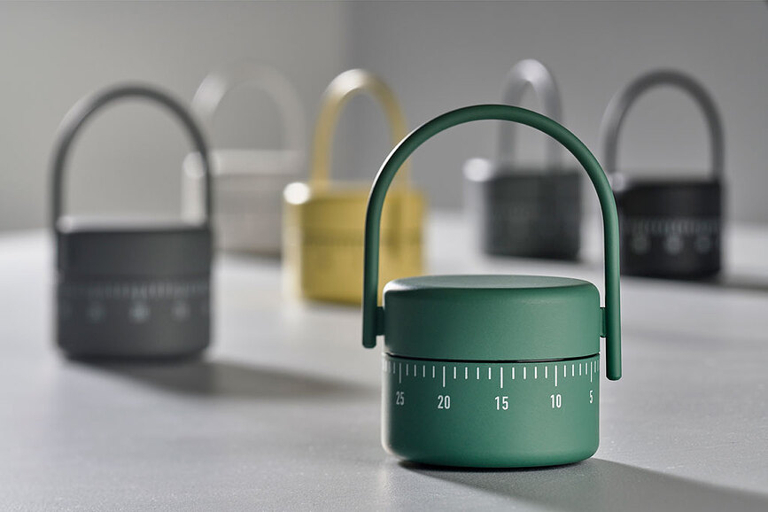 Singles Minutnik, črn