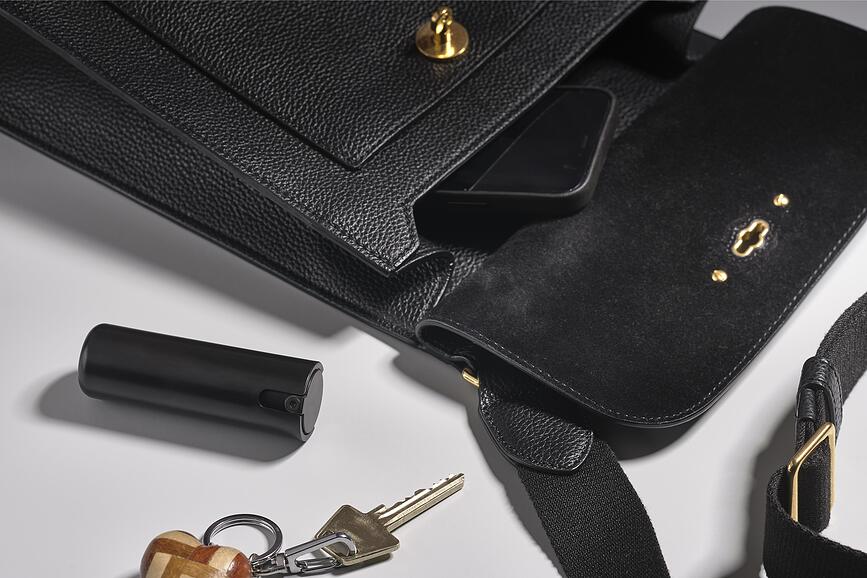 Singles Razkužilo za roke, črno