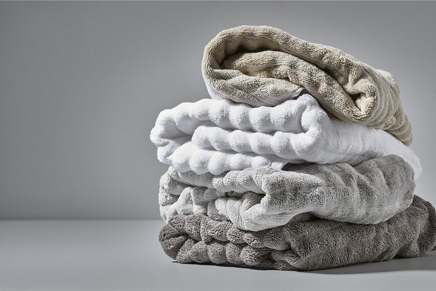 Toalla Inu, 50 x 100 cm, gris claro