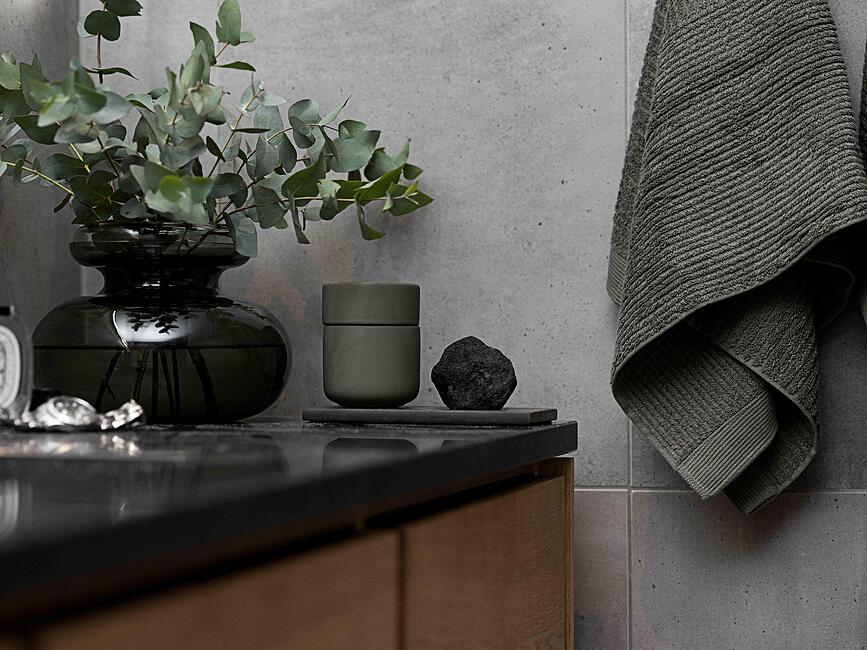 Ume Posuda za kozmetičke štapiće i blazinice crna