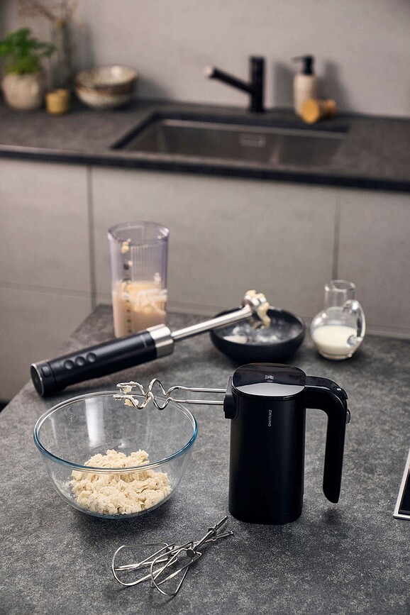 Batidora de Mano inalámbrica Xtend, con vaso medidor, batería recargable y cargador