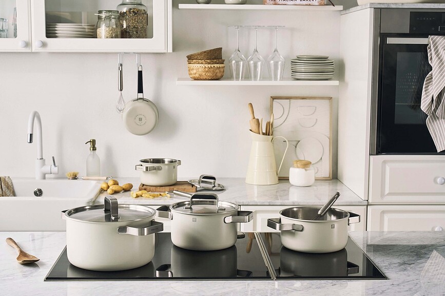 Pure Batterie de Cuisine avec casserole et 4 couvercles, crème, Set 9 pièces