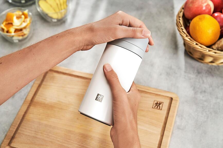 Thermo Termos s cjedilom 420 ml crni