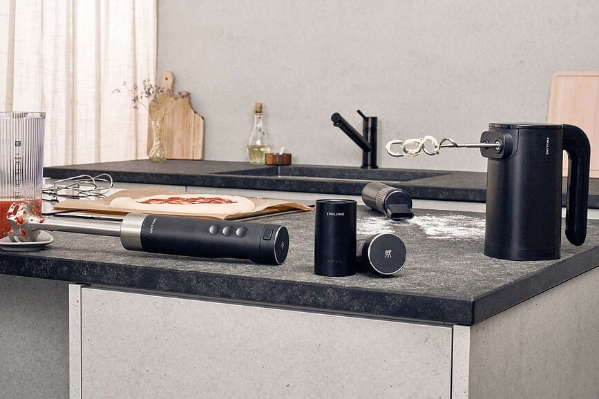 Xtend Punjač kompaktni s funkcijom powerbanka crni