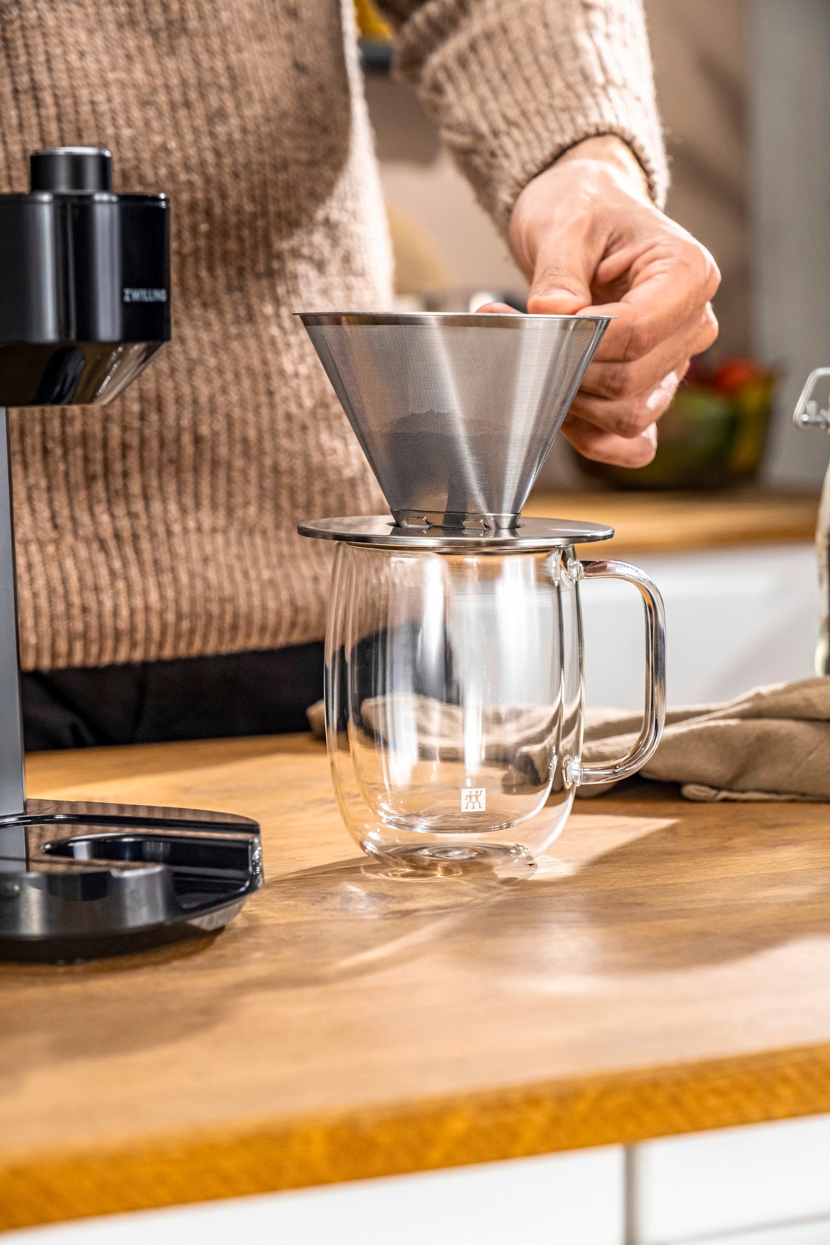 https://3fa-media.com/zwilling/zwilling-zwilling-dripper-for-coffee__138279_f940575-s2500x2500.jpg