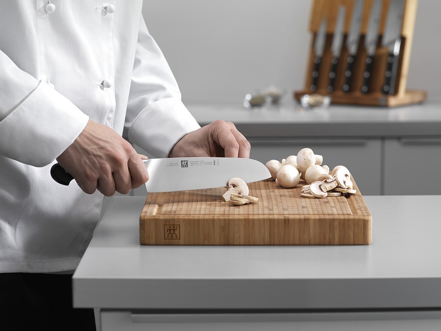 Zwilling Pro Μαχαίρι Santoku, 18 cm
