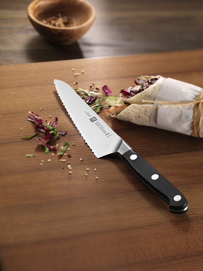 Zwilling Pro Μαχαίρι Σεφ οδοντωτό, συμπαγές, 14 εκ