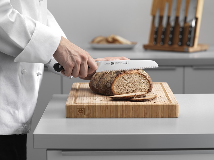 Zwilling Pro Nož za kruh, 20 cm